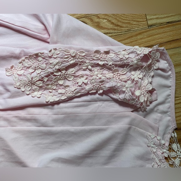 Pink lacy blouse - Picture 2 of 4